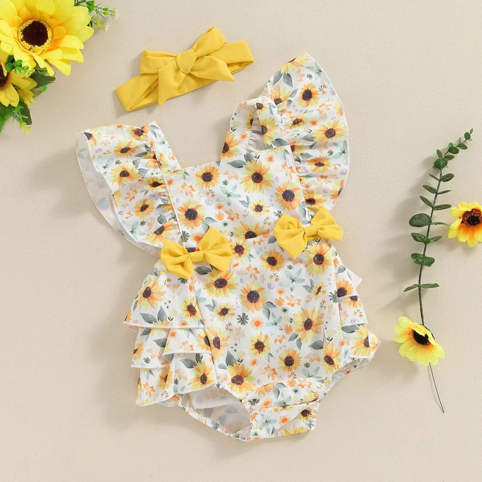 Backless Daisy Print Baby Romper - Image 3