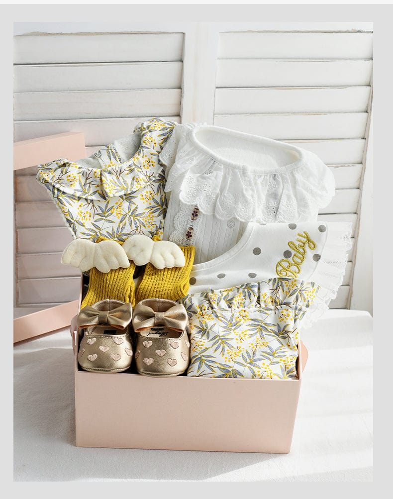 Momorii Newborn Baby Girl Gift Set Floral Print | Includes Baby Outfits, Bib, Hat, Shoes and Socks - Image 3