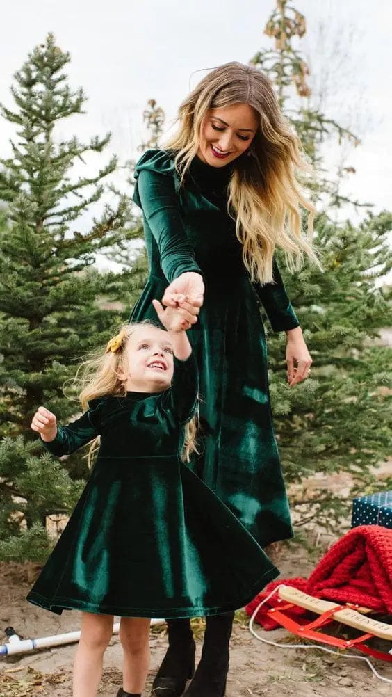 Matching Mother Daughter Velvet Dresses - Image 10